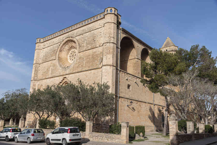 Mallorca - Petra 02 - iglesia de Sant Pere.jpg